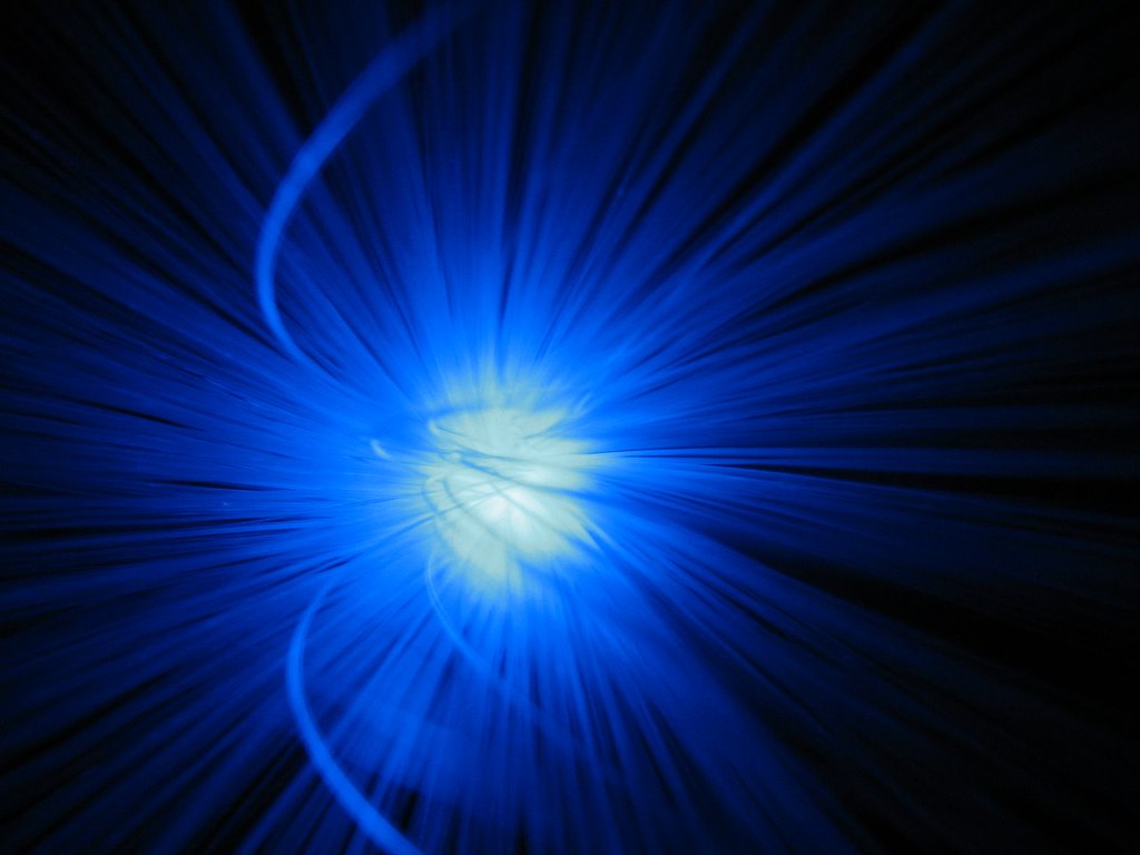 快连_快连官方下载_全球节点：深度实测：快连怎么用？多系统同步配置与网络波动排查全攻略（封面配图）